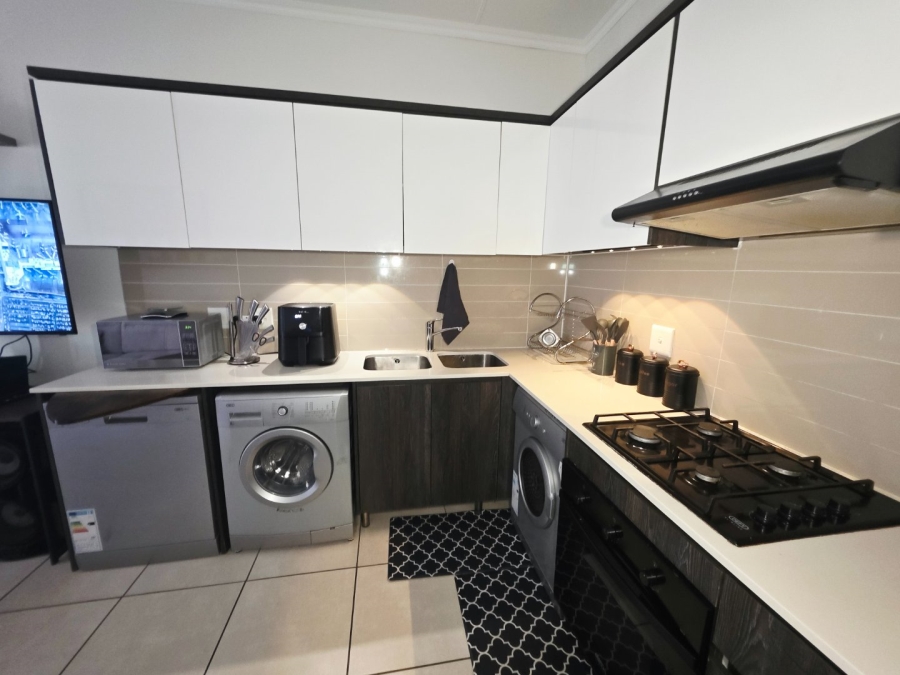 To Let 1 Bedroom Property for Rent in Parklands Western Cape